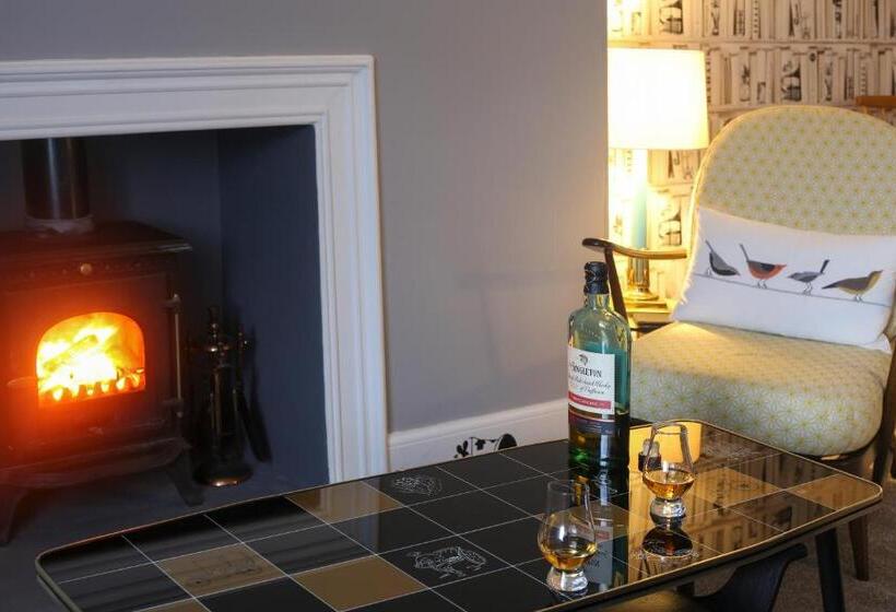 High Terrace Apartment