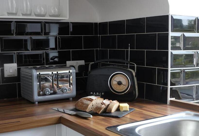 High Terrace Apartment