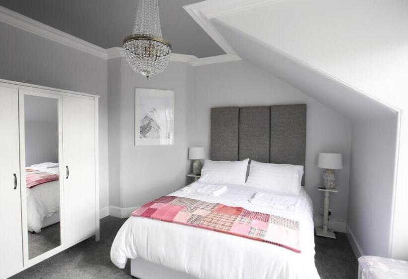 High Terrace Apartment