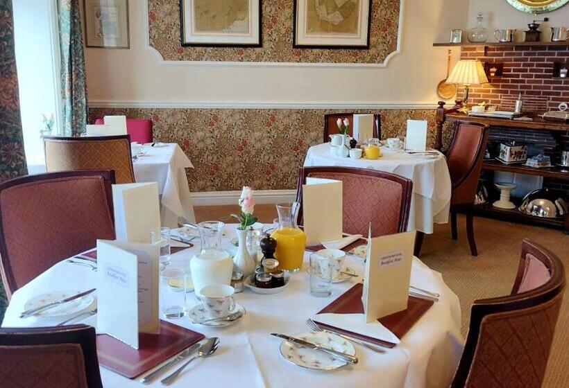 בית מלון כפרי Chough S Nest