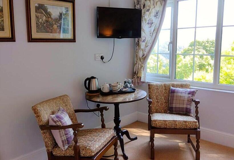 فندق Chough S Nest