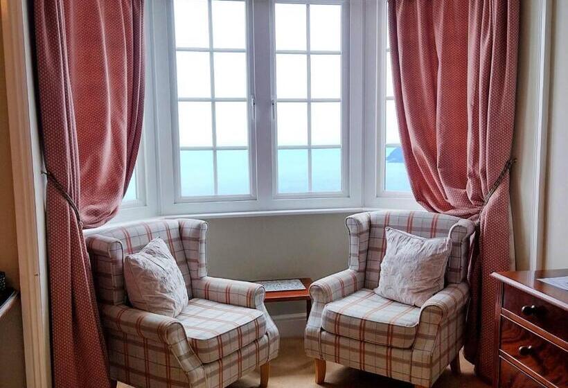 فندق Chough S Nest