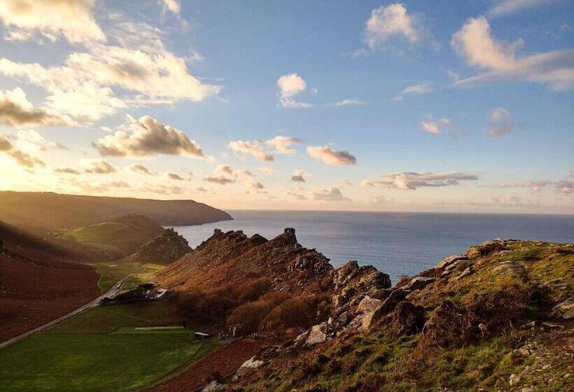 فندق Chough S Nest