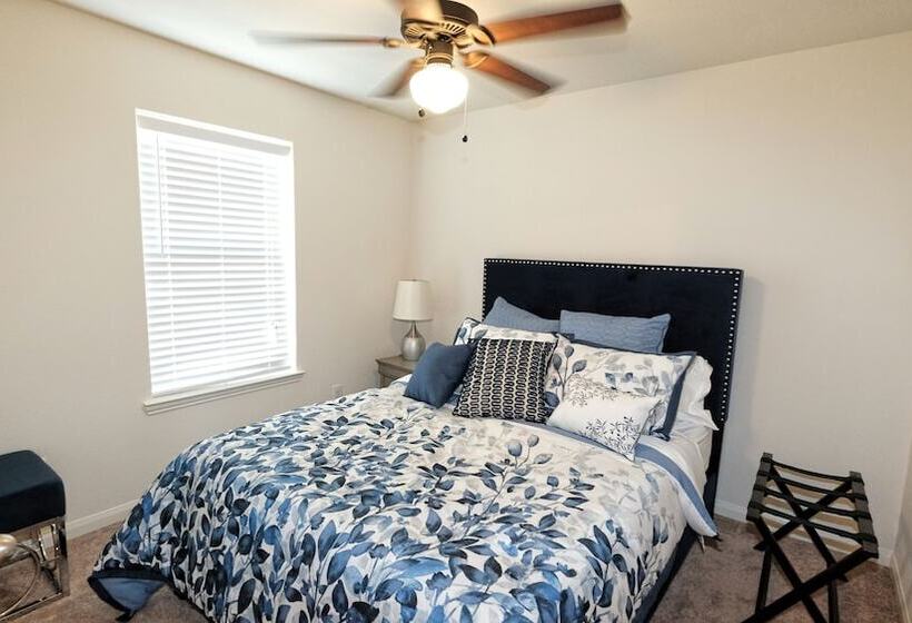 3bdrm 2bath 5beds   Iah Airport, Humble