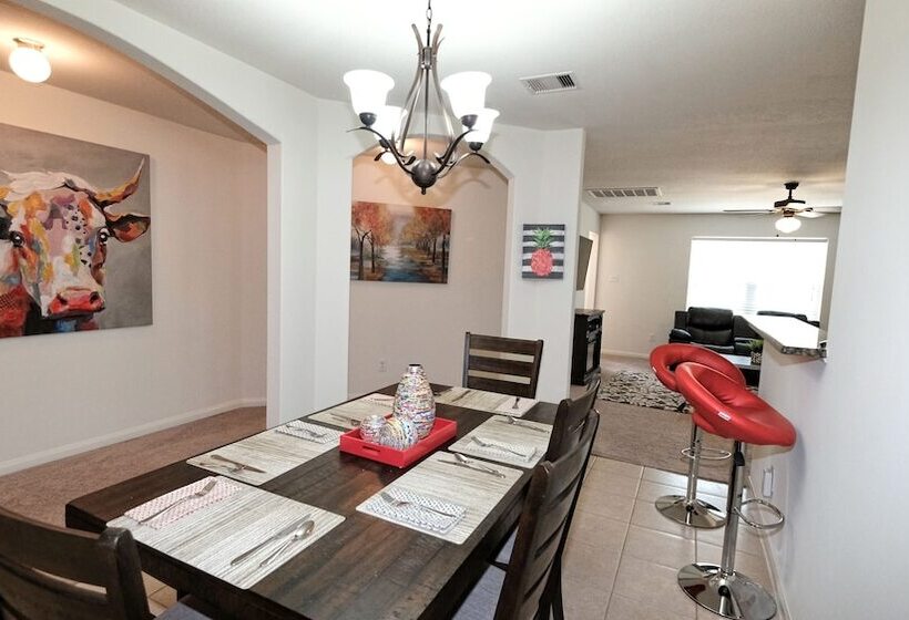 3bdrm 2bath 5beds   Iah Airport, Humble