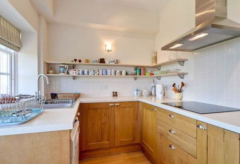 Inchgarry Court Main