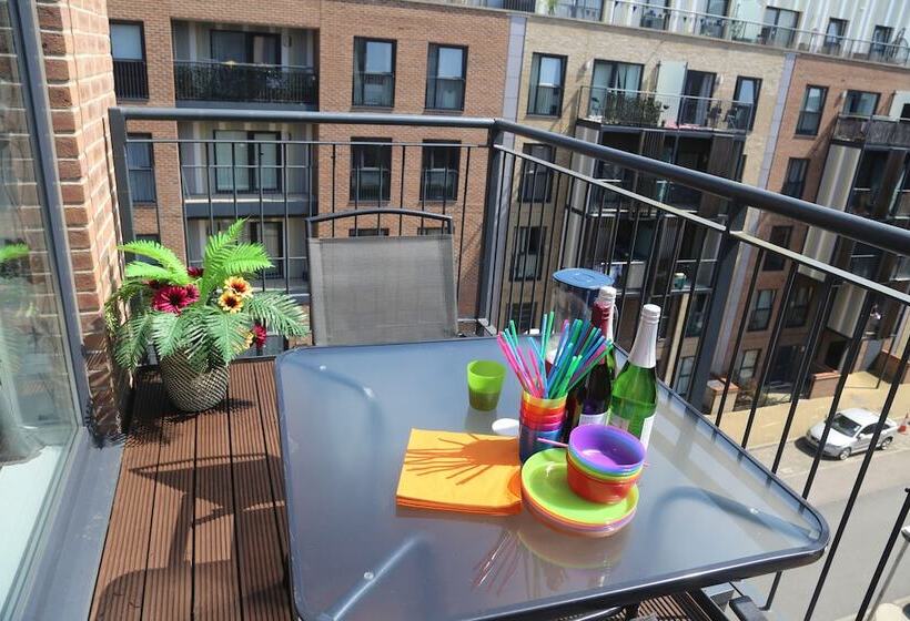 Luxury 2 Bed Apartment