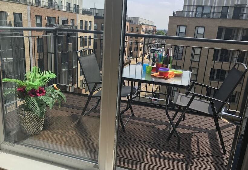 Luxury 2 Bed Apartment