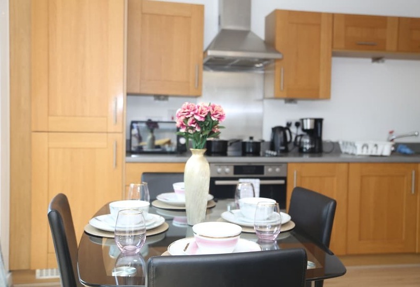 Luxury 2 Bed Apartment