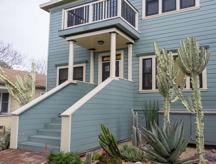 Luxury Apartments   City Center