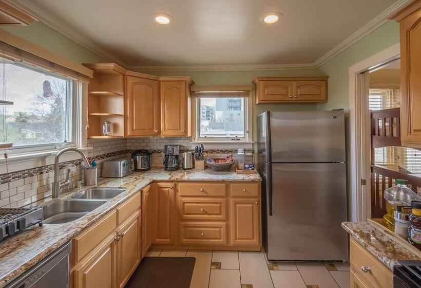 Luxury Apartments   City Center