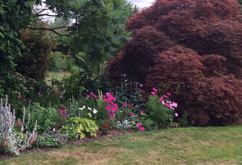 Malvern Holiday Garden Flat