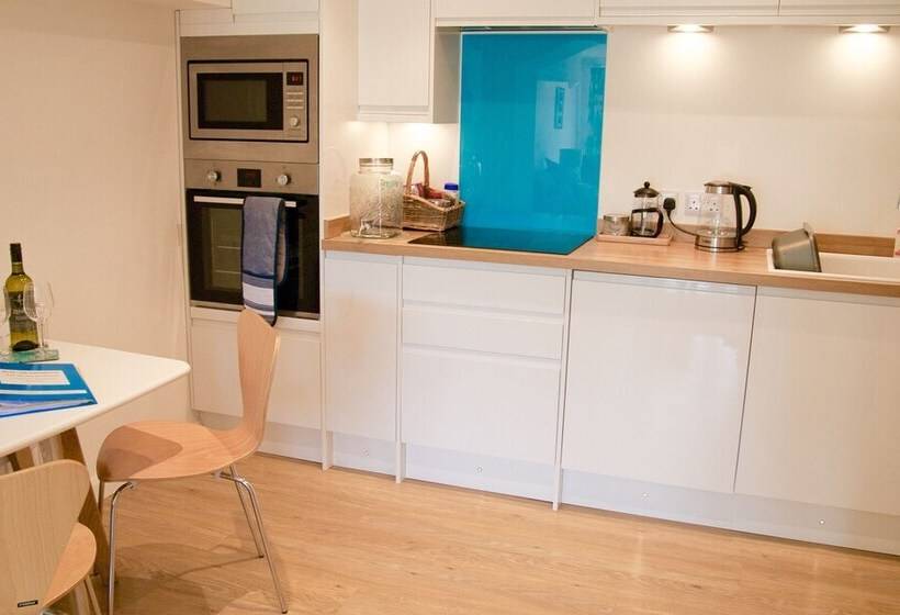 Malvern Holiday Garden Flat