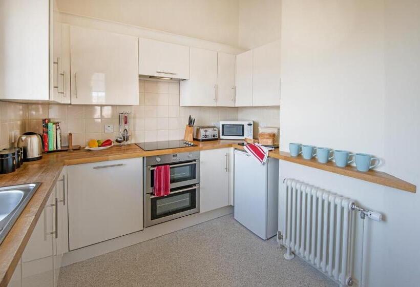 Merchant S House   Large Two Floor Apartment!! Sleeps Up To 11 People, First Floor Available Separat