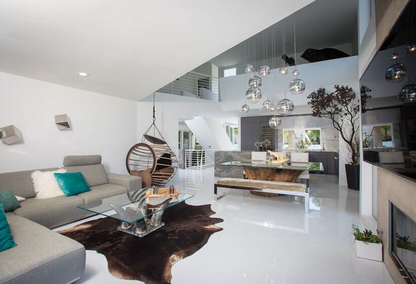 Modern Del Mar Beach Home