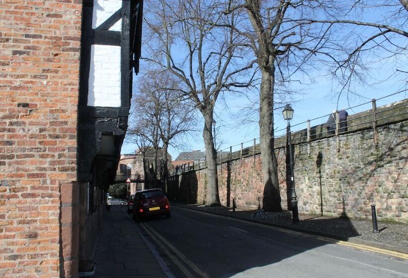 One To One Apartments