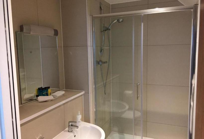 Toothbrush Apartments   Ipswich Waterfront   Quayside