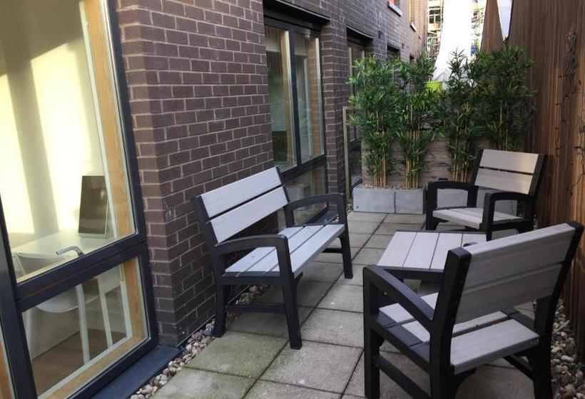 Toothbrush Apartments   Ipswich Waterfront   Quayside