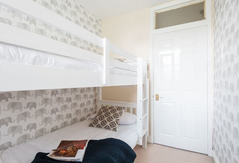 The Lapis Lounge   Large 3bdr House At River Avon