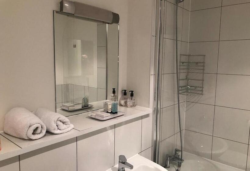 Toothbrush Apartments   Ipswich Waterfront   Quayside