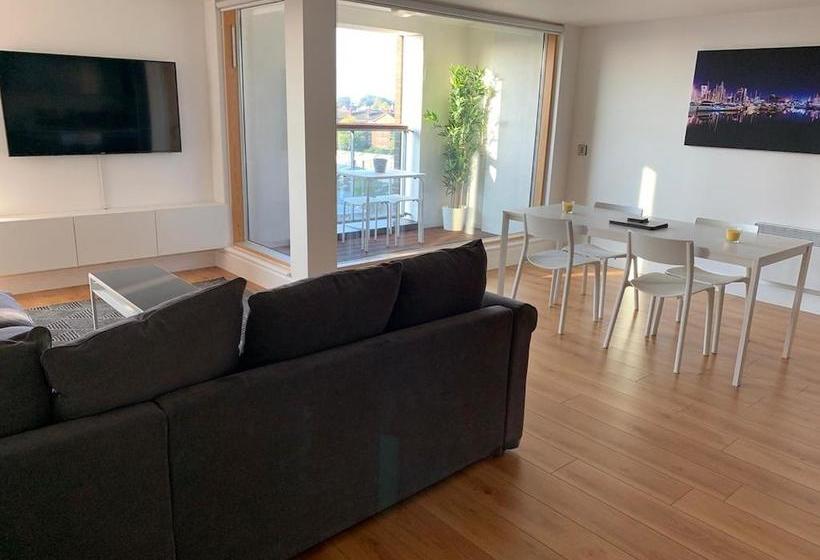 Toothbrush Apartments   Ipswich Waterfront   Quayside