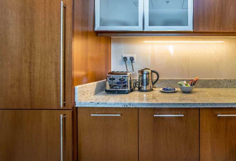 Yanjoon Holiday Homes   Standpoint Tower