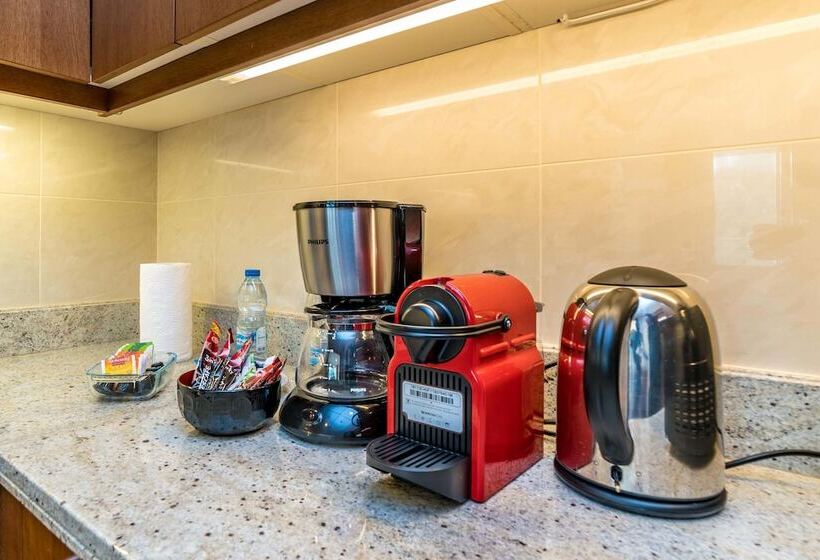 Yanjoon Holiday Homes   Standpoint Tower