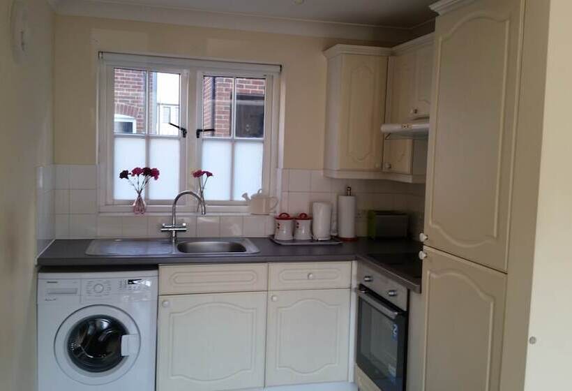 1 Sterling Court City Center