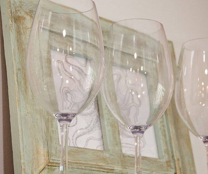 6west Beach Cottages