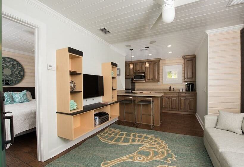 6west Beach Cottages