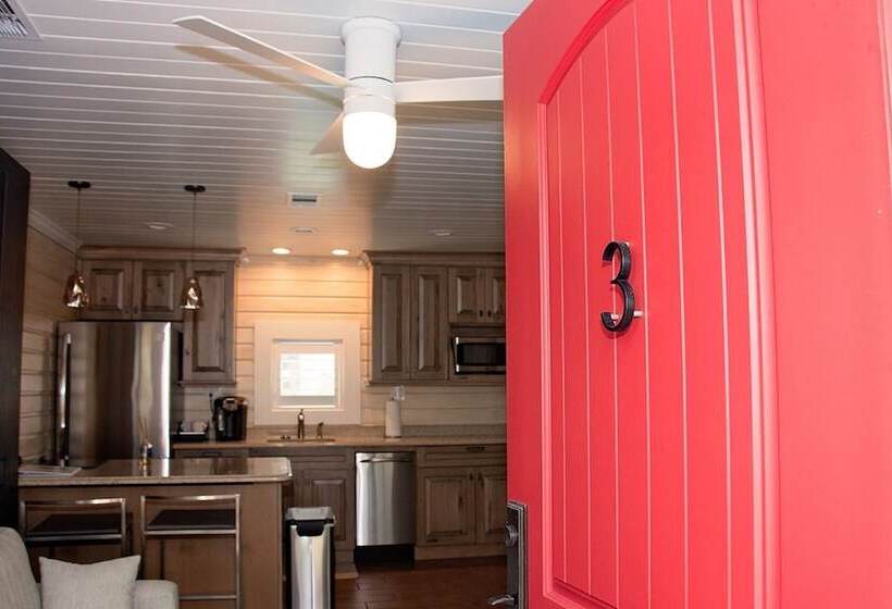 6west Beach Cottages