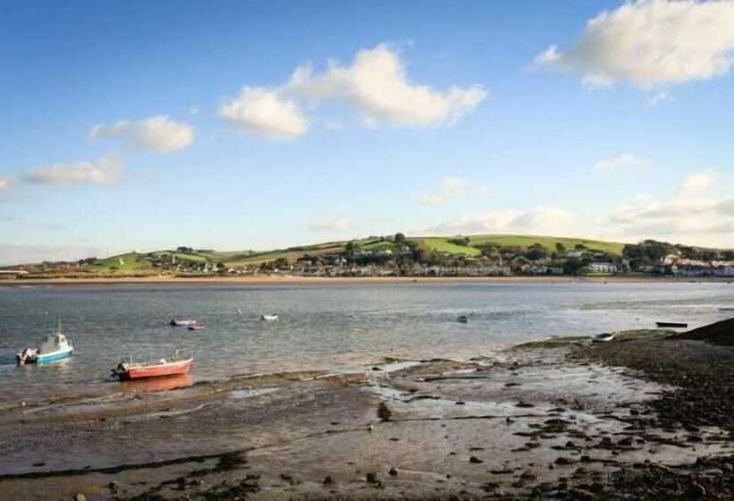 Appledore Yardarm 4 Bedrooms