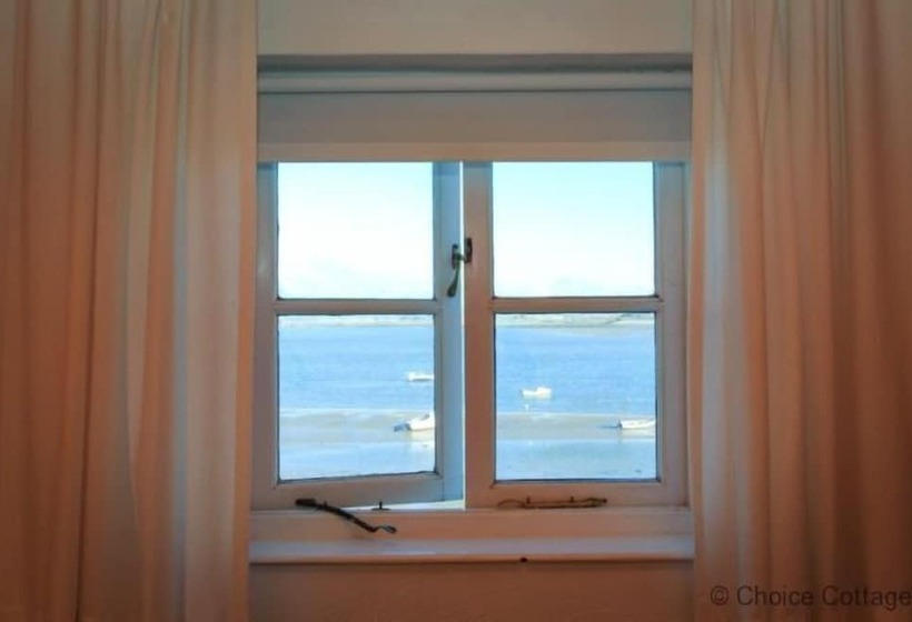 Appledore Yardarm 4 Bedrooms