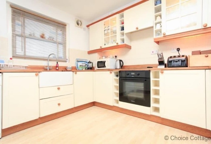 Appledore Yardarm 4 Bedrooms