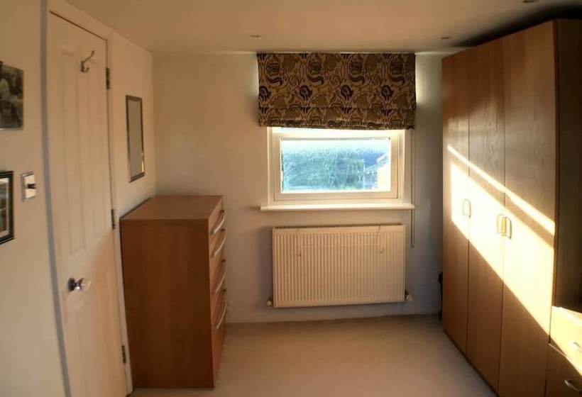 Beautiful 2 Bed 2 Bath House For 4 Guests