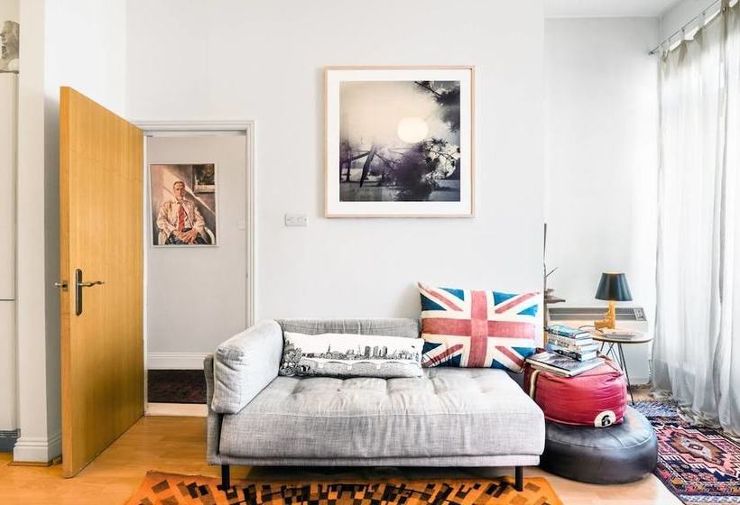 Guestready   Bright 1br Home Near Arsenal Stadium Wbalcony