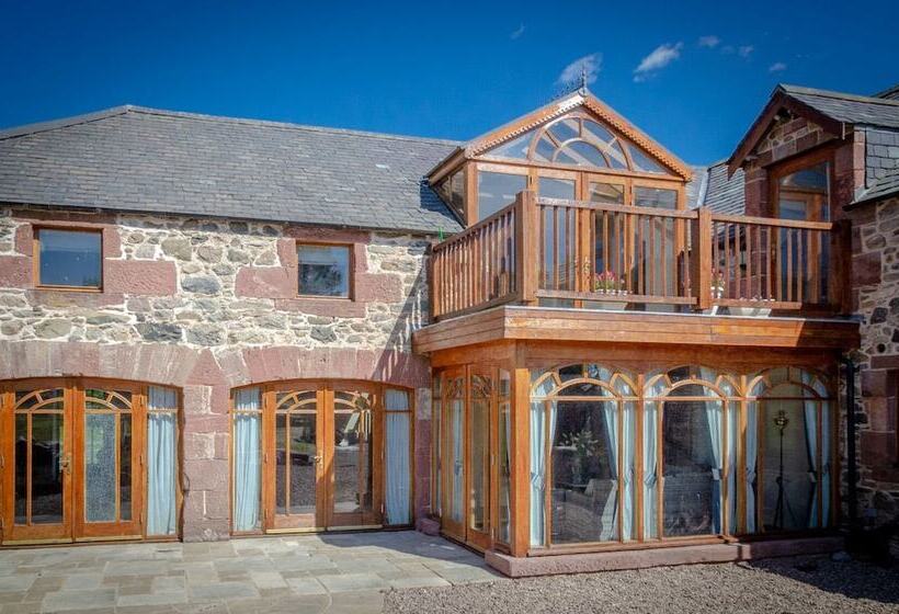 Castleview Newton Steading