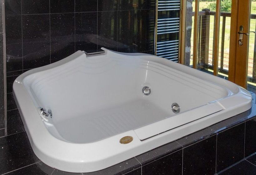 Castleview Newton Steading