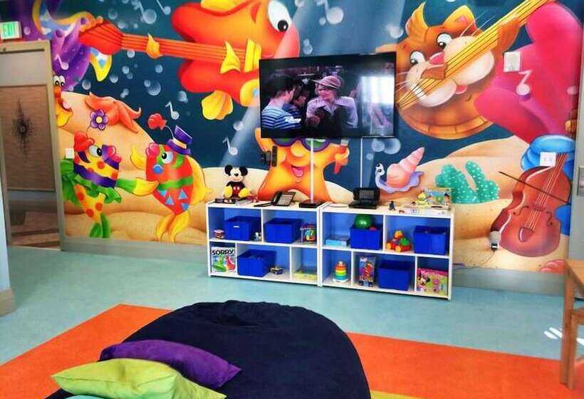 Champions Gate #6 The Retreat 8 Bed 5 Baths Villa