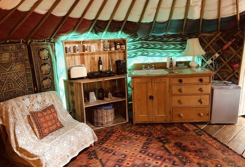 Cotswolds Camping At Holycombe