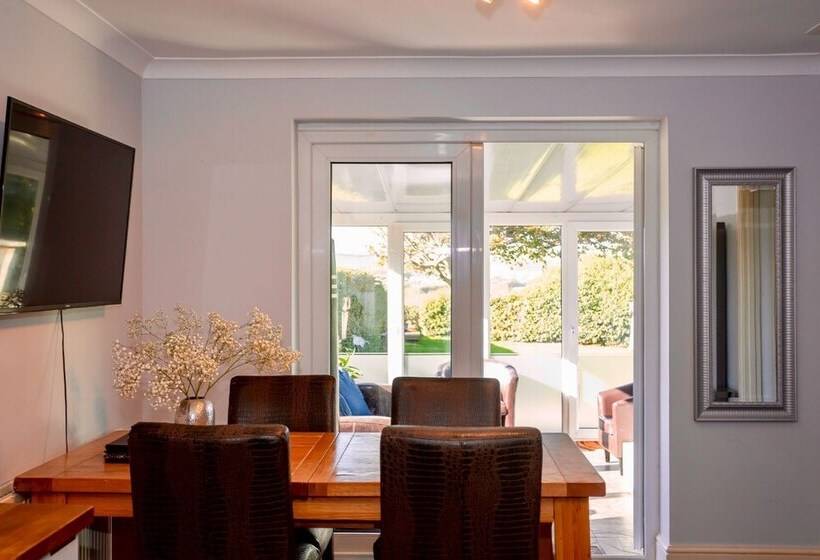 Croyde Beach Haven 5 Bedrooms