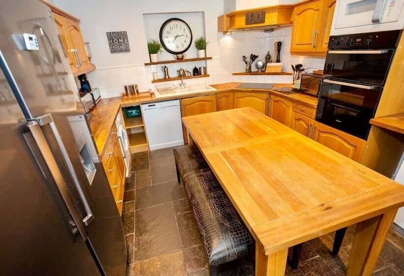 Croyde Beach Haven 5 Bedrooms