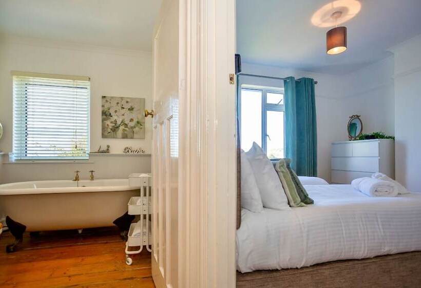 Croyde Beach Haven 5 Bedrooms