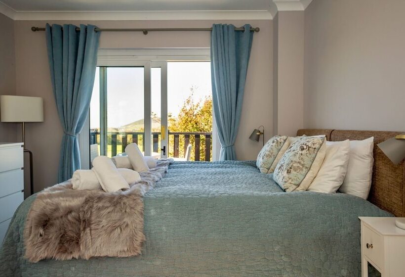 Croyde Beach Haven 5 Bedrooms