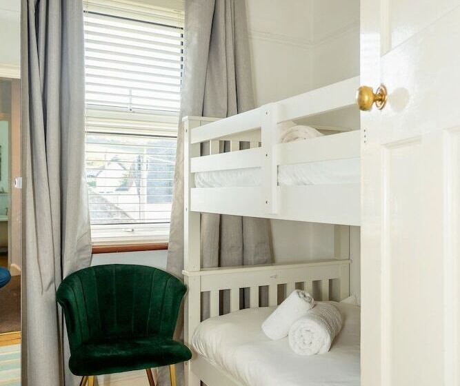 Croyde Beach Haven 5 Bedrooms