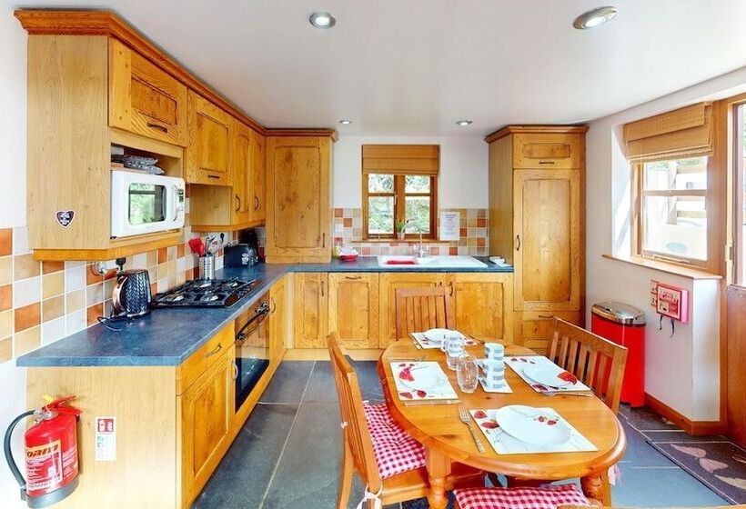 Croyde Thatchers Hideaway 2 Bedrooms