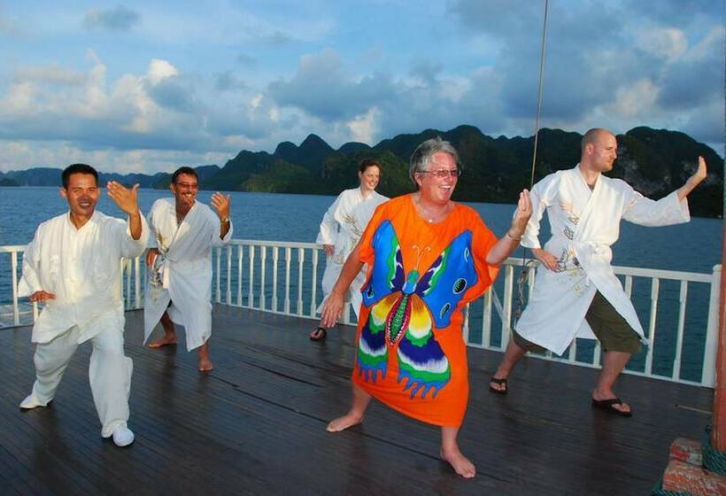 هتل Huong Hai Sealife Cruise