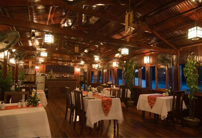 هتل Huong Hai Sealife Cruise