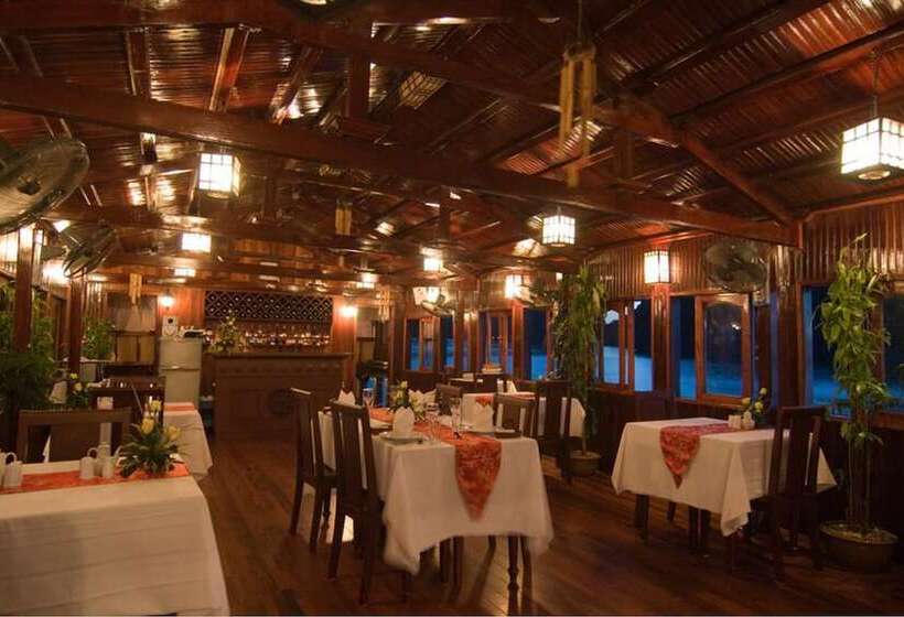 هتل Huong Hai Sealife Cruise