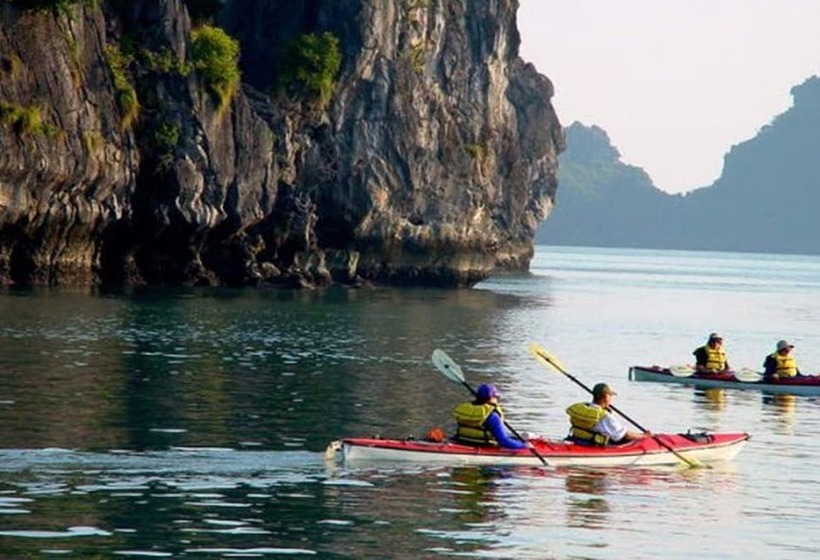 هتل Huong Hai Sealife Cruise
